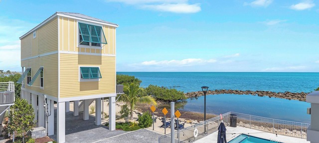 Ocean Waves Below Your Balcony Stunning 2BR/2BA! Min 28-Day Reservation Required in Islamorada