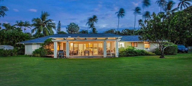 Oceanfront: Large Private Beach House - Maui North Shore in Paia