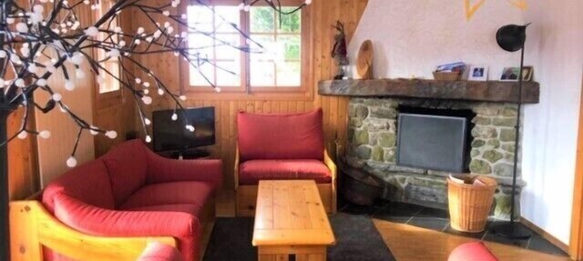 Outside : two-storey flat for 6 persons in a chalet, south-west-terrace and balcony with garden furn in St-Luc