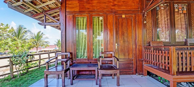 OYO Life 91201 Larasati Homestay Pantai Klayar in Sendang