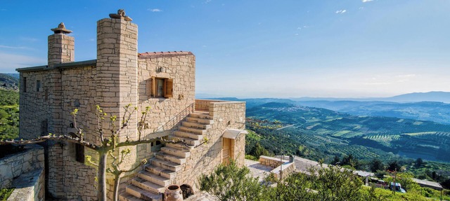 Panoramic View Villa in OliveGroves in Loutraki