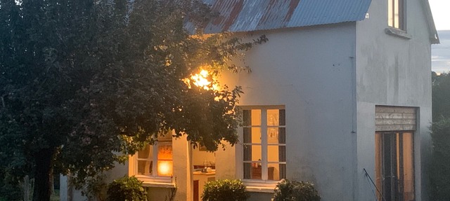 Peaceful, charming gîte in Normandy - pets welcome. in Sourdeval
