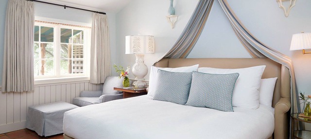 Peaceful Lakefront Escape, Fitness Classes, Pools & Sauna in Austin