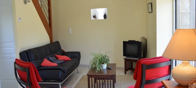 Peaceful Stay near Lake in Montgothier