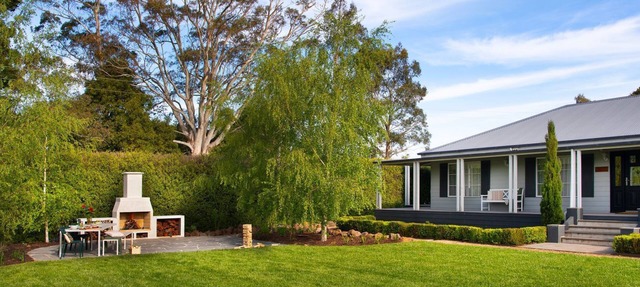 Peahen House - Trentham Luxury in trentham