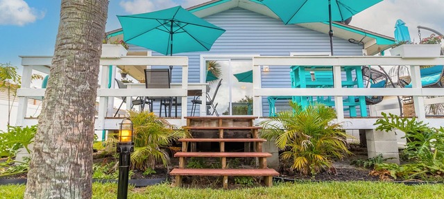 Pelican's Canal House- Bring your Boat and Dog! in Edgewater
