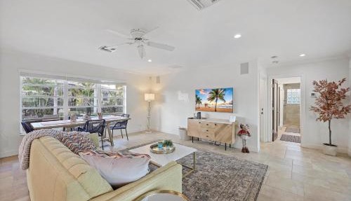 Pet-friendly inland home with resort style yard/pool in Marco Island