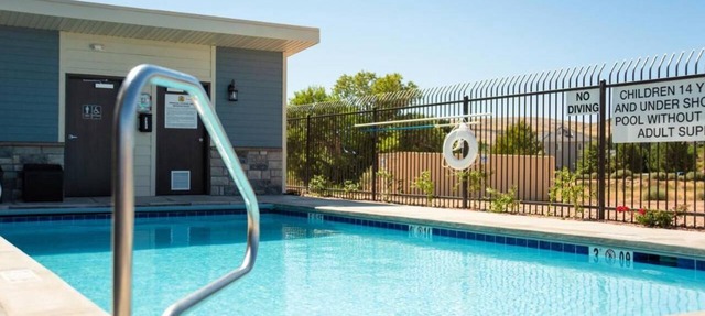 Pet-Friendly Room with Full Kitchen Next to Zion! Pool! in Hurricane