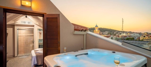 Pink Panther Maisonette Suite in Argostolion