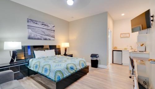 POI Resort Studio Near Everglades NP: Swim + Sail in Naples