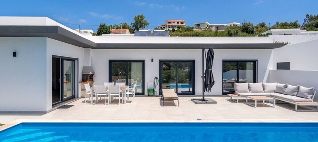 Poolside Retreat in Mosteiros by Lisbeyond in Vidais