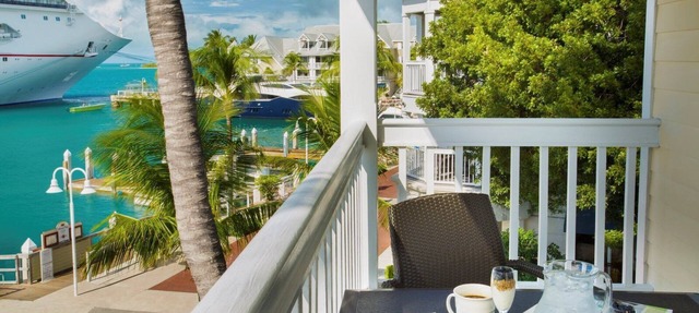 PRIME WATERFRONT OLD-TOWN KW, SUNSET HARBOR + AMENITIES, 2-BEDROOM CONDO in Key West