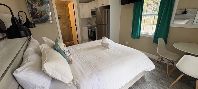 ☀️ Private Studio Collection | Sleeps Up to 10 | Units 1–5 in Treasure Island