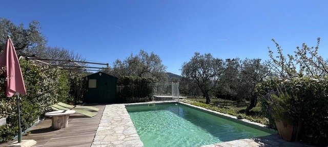 Provencal house with private pool in MONS