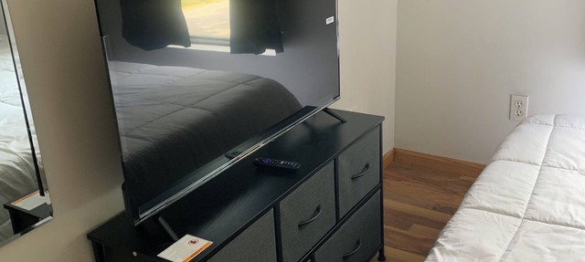 Quiet and comfort one bedroom apt, close to WIU, a kitchen free parking, TV in Macomb