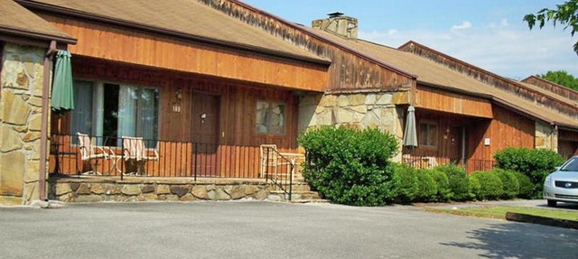 Quiet Resort Condos in East Tennessee Near Smoky Mountains in Sevierville