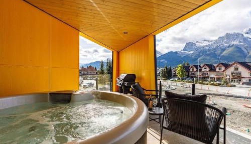 Ravens Nest - Private Hot Tub in Canmore