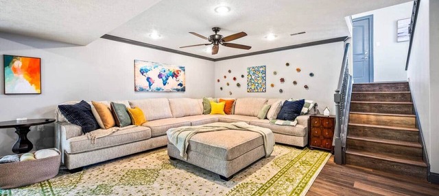 Red’s Luxury Retreat; 4bd 3.5 ba, 2300 sq ft in Peoria