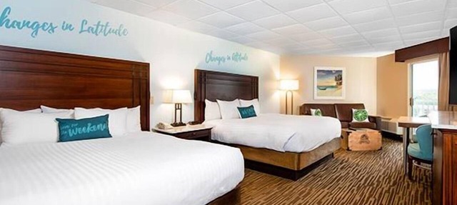 Relax and Recharge! 3 Relaxing Units, Free Parking, 3 Onsite Pool in Osage Beach