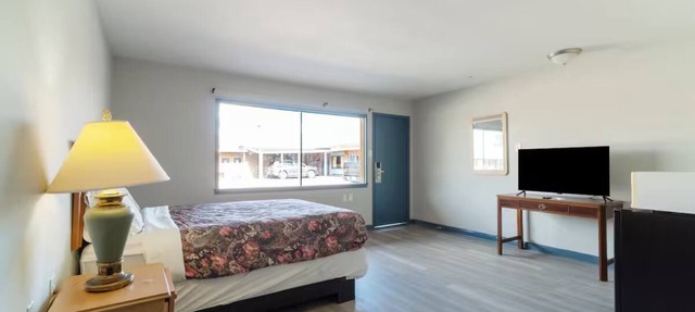 Relaxing & Convenient 2-Room Stay Perfect for Budget-Friendly Getaways in Clute
