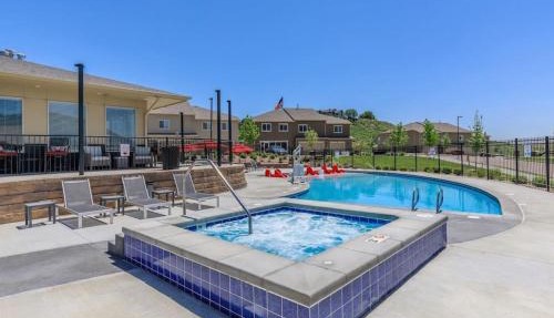 Resort Like Amenities King bd Qn bd Sofa bd Fast Wi-Fi Slps7 in Colorado Springs