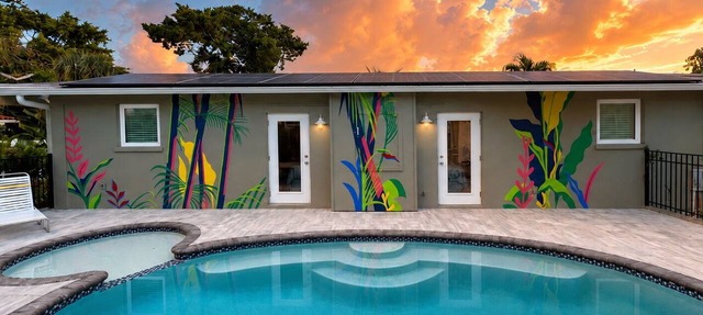 Resort-Style Ground Floor 3BR Manatee Suite, Heated Pool/Spa, Lakefront in Anna Maria