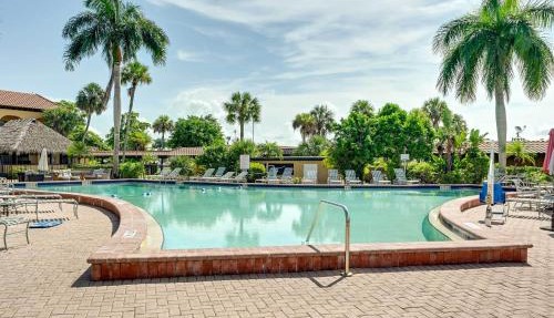 Resort-Style Naples Studio w/Marina Access! in Naples