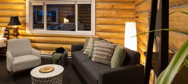 River's Edge Retreat - Granite Glamping Cabin in Clearwater