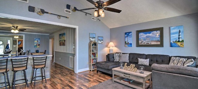 Riverfront Cottage: Fire Pit & Kayaks in Deltaville