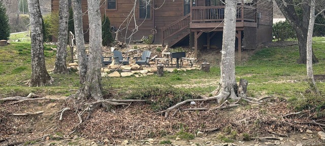 Riverfront Escape: Fire Pit, private hot tub, river fun, sleeps 6 in Newland
