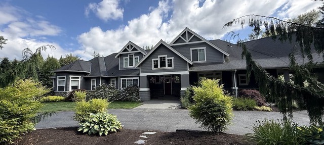 Riverfront Romantic Suite Rental near Mount Pilchuck in Granite Falls, Washington in Granite Falls