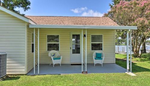 Romantic Waterfront Abode with Patio & Dock! in Deltaville