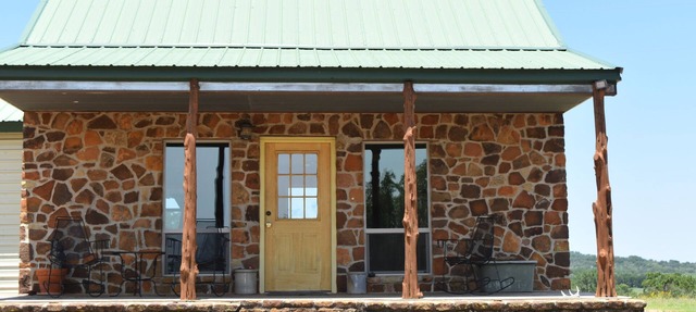 Rustic Loyal Valley Private Guesthouse with Peace & Serenity Views in Mason