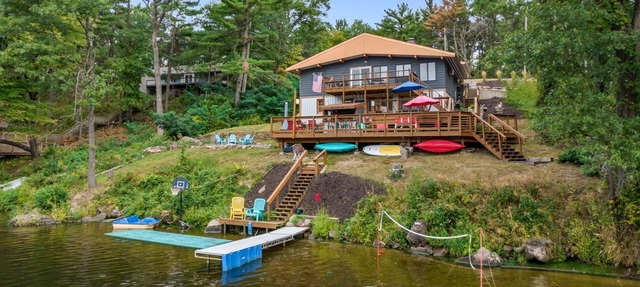 Rustic River Retreat Hot Tub Arcade Beach in Black River Falls