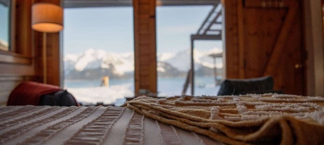 Rustic Roots Seaside Cardinal Cabin in Seward