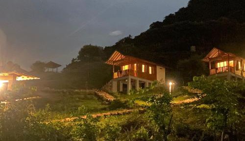 Saluvi Hill's in Pulau Sarang