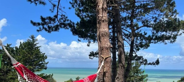 SEA VIEW 4-bedroom house sleeps 8 in Petit-Caux