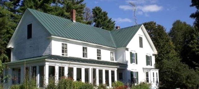 Secluded Getaway for Two Guests with Breakfast Included near Groton State Forest, Vermont in Marshfield