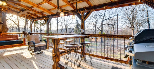 Serene & Cozy Studio Cabin: Walk to Norfork Lake! in Elizabeth