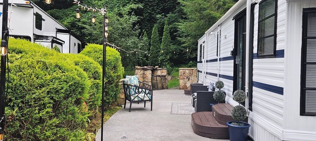 Serene Mountain Resort For 2 in Gatlinburg
