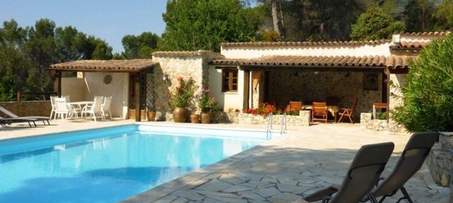 Serene Villa with large pool & park like grounds in Seillans