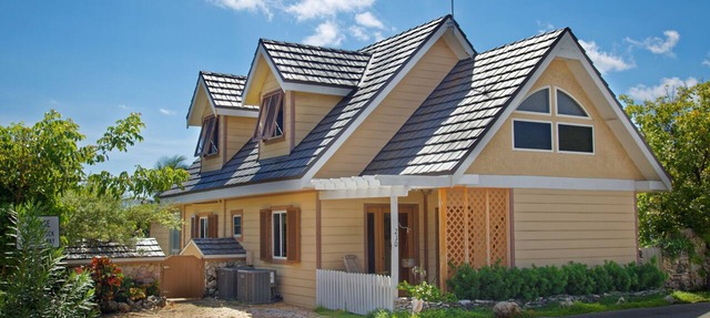Serenity Sands is perfect for friends travelling together or a 2 couples! in Bodden Town