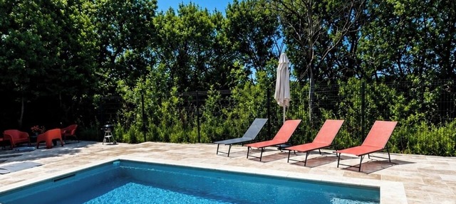 Single-family home with a private pool in Ruoms