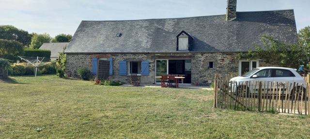 Single-storey house 100 m from the strikes in Courtils