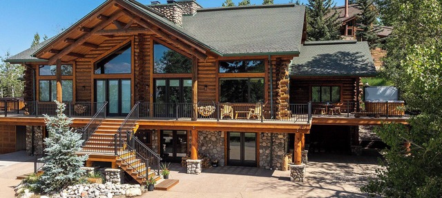 Ski-In Luxury Log Lodge w/Hot Tub & Wild Blue Gondola Views in Steamboat Springs