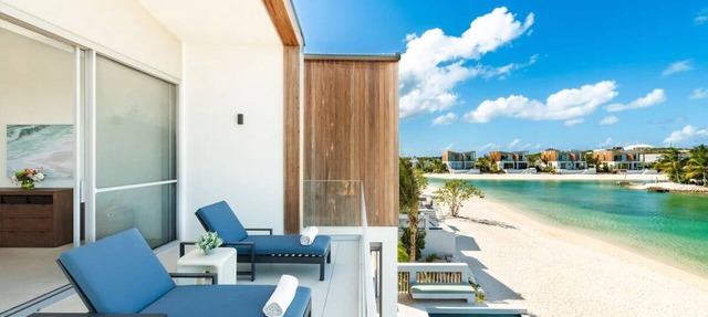 sland Villa with Private Pool, Outdoor Dining & Relaxing Spa in Long Bay Hills