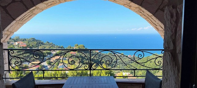 Socrates Three Bedroom Villa With Sea View in Xirokastello