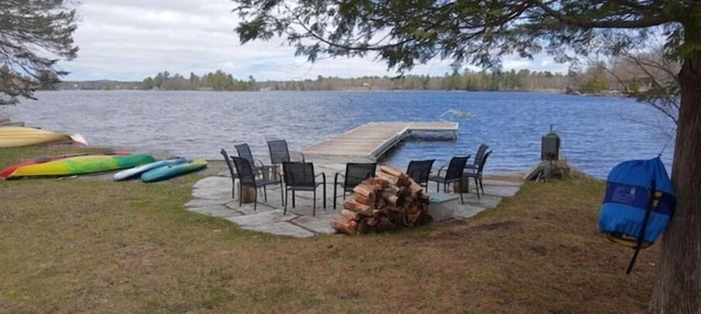South Bay Runaway Cottage in Lakefield