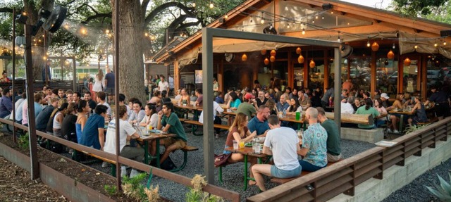 South Lamar Weekend GetawayWalk to Cafes + Dining in Austin