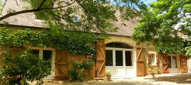 Spacious countryside house with garden and terrace in Saint-Martial-de-Nabirat